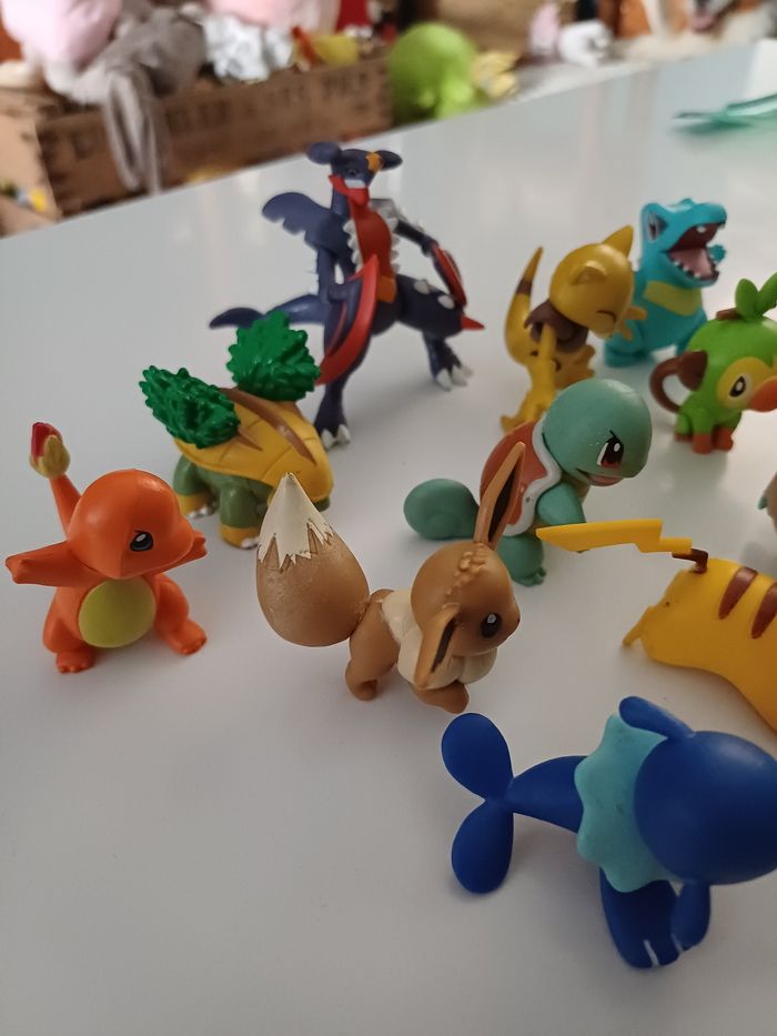 Lot de 15 figurines Pokémon, attrapez les tous! - photo numéro 4