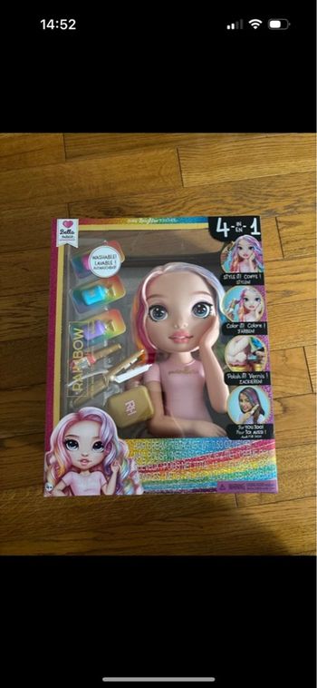 Tête à coiffer Bella Parker Rainbow High.