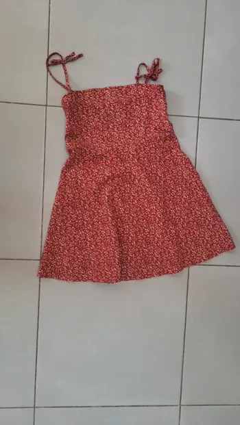 Robe fleurie rouge