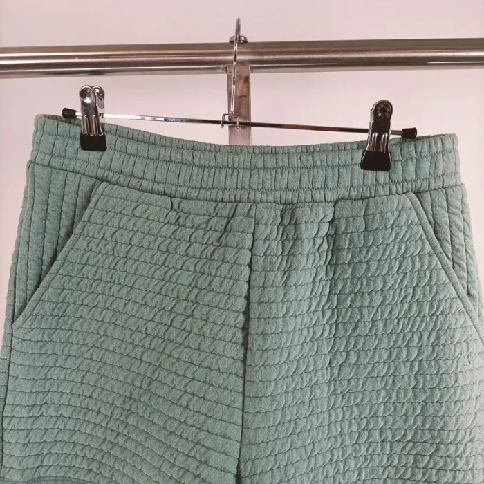 Short texturé vert d'eau - deux poches arrières + poches avant Taille M - A295 - photo numéro 2