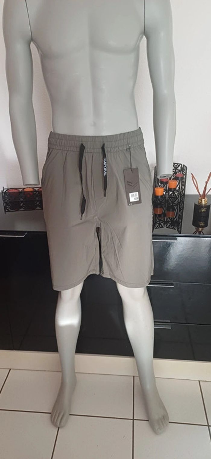 Short kaporal neuf avec étiquette