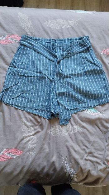Short Bleu à rayures taille haute avec fermeture éclair dans le dos
