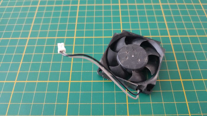 Ventilateur interne D05U-12TS1 pièce détachée console de jeux Nintendo Gamecube DOL-001 (EUR) #E35 - photo numéro 2