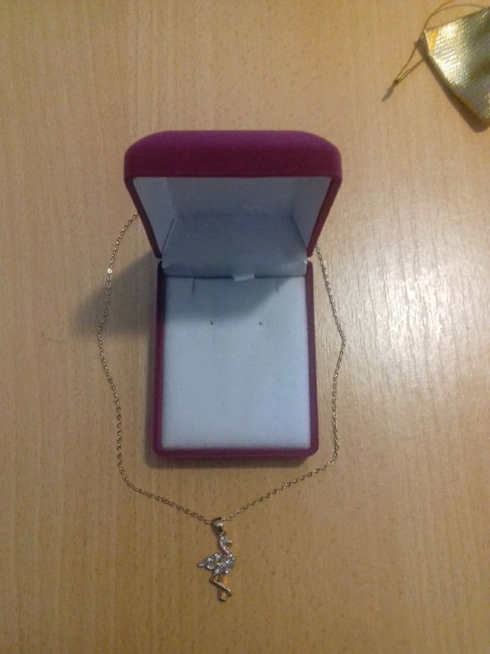 Collier et pendentif flamant rose avec sa boîte - photo numéro 3