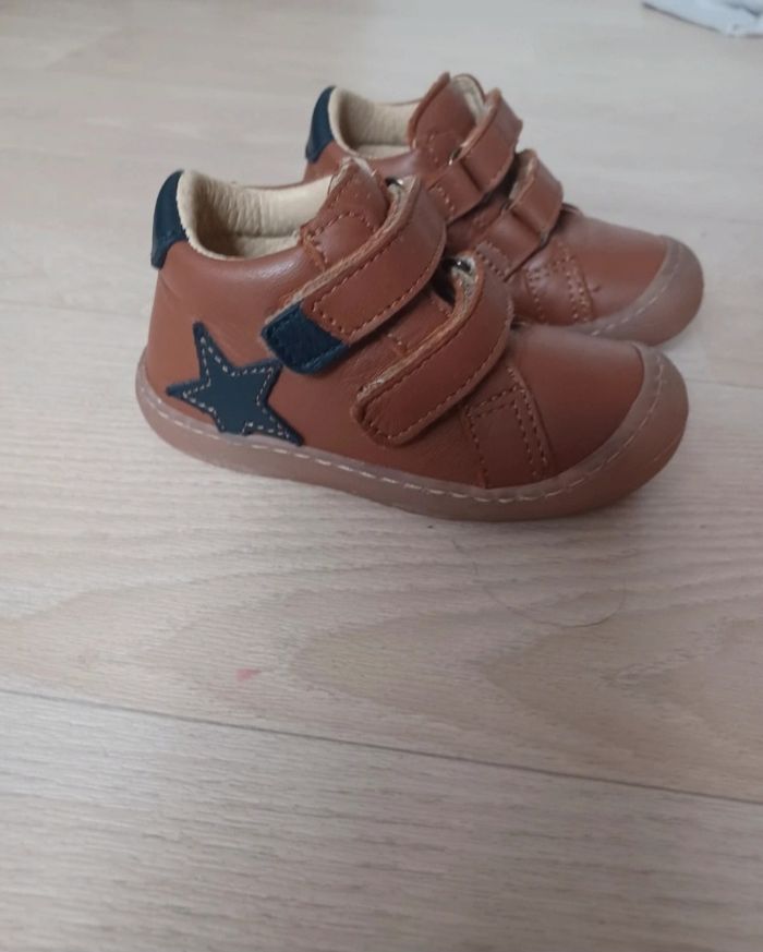 Chaussure premier pas taille 20 - photo numéro 1