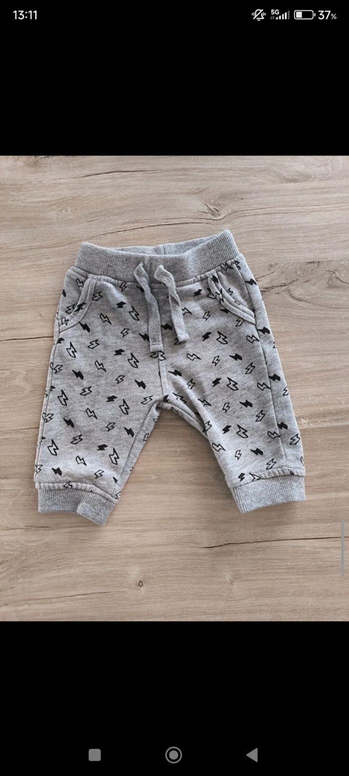 Pantalon taille 1 mois - photo numéro 2