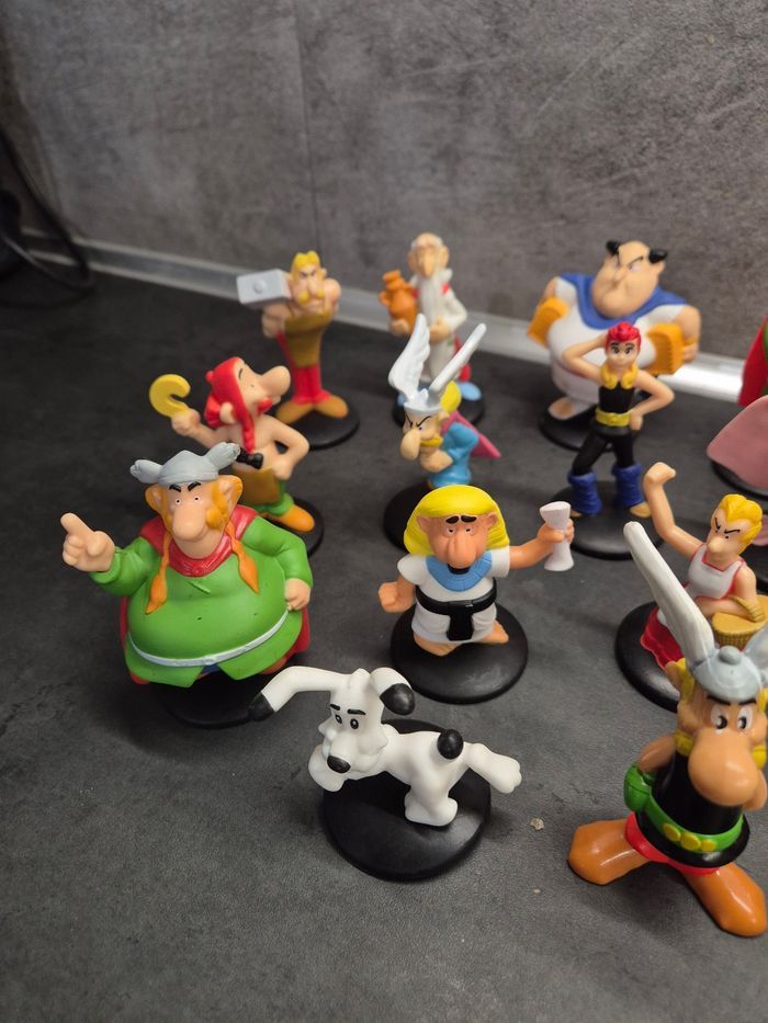 Lot figurine Astérix et Obelix Neuf - photo numéro 2