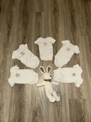 Lot body manches courtes 1 mois