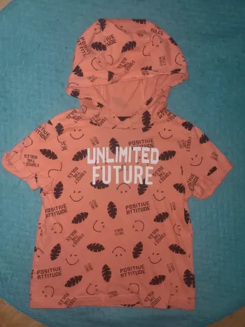 Tee shirt manche courte avec capuche