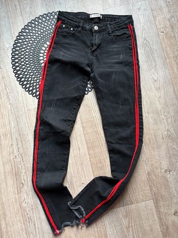 Jean noir bande rouge