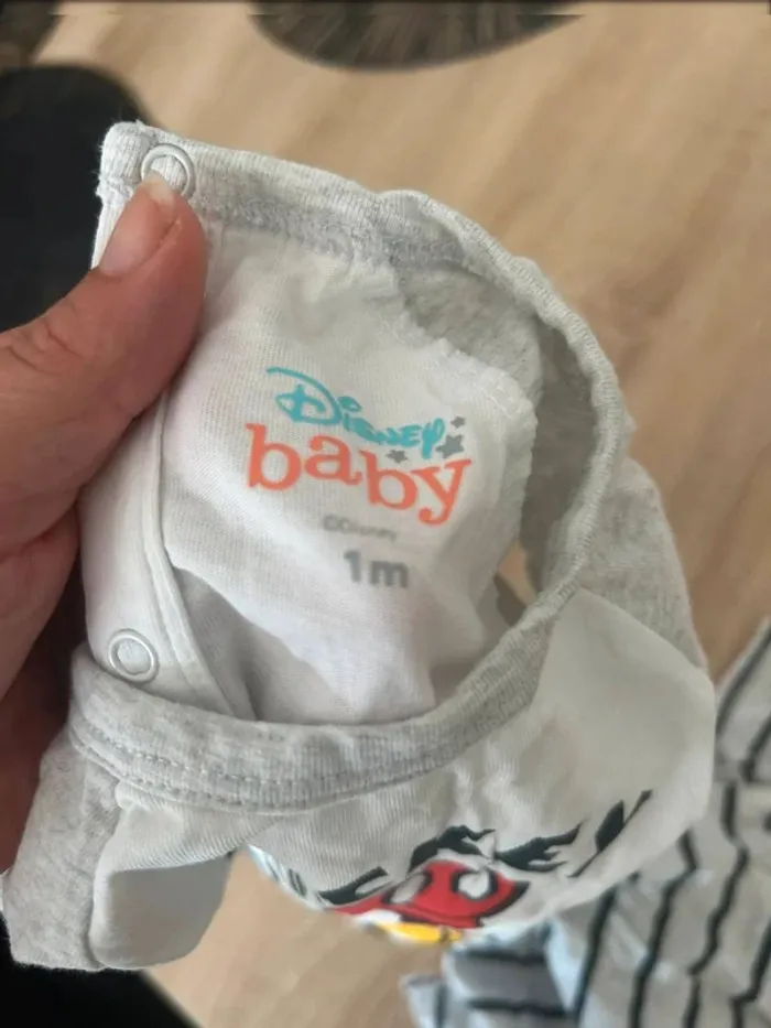 2 bodies body Mickey taille 1 mois - photo numéro 3