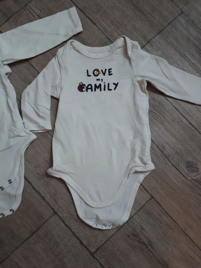 Lot 5 bodies 6 mois - photo numéro 4