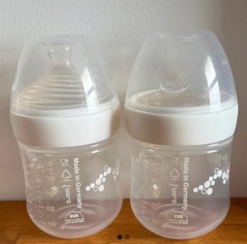 Deux biberons Nuk 150 ml