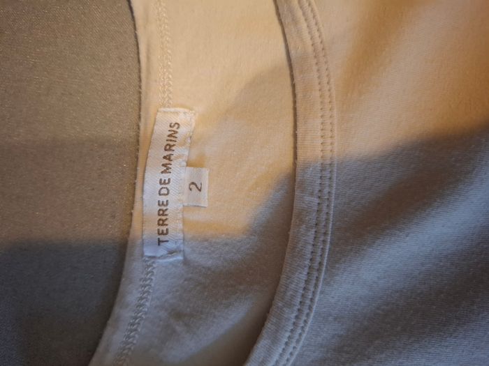 Tee-shirt taille 2 - photo numéro 3