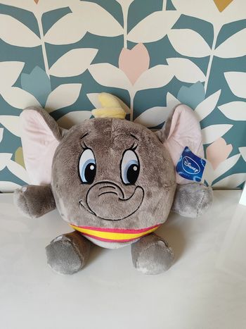 Peluche boule balle éléphant Dumbo Disney