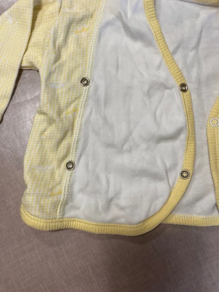 Gilet croisé vintage bébé jaune et blanc – oursons brodés – années 80/90 - photo numéro 3