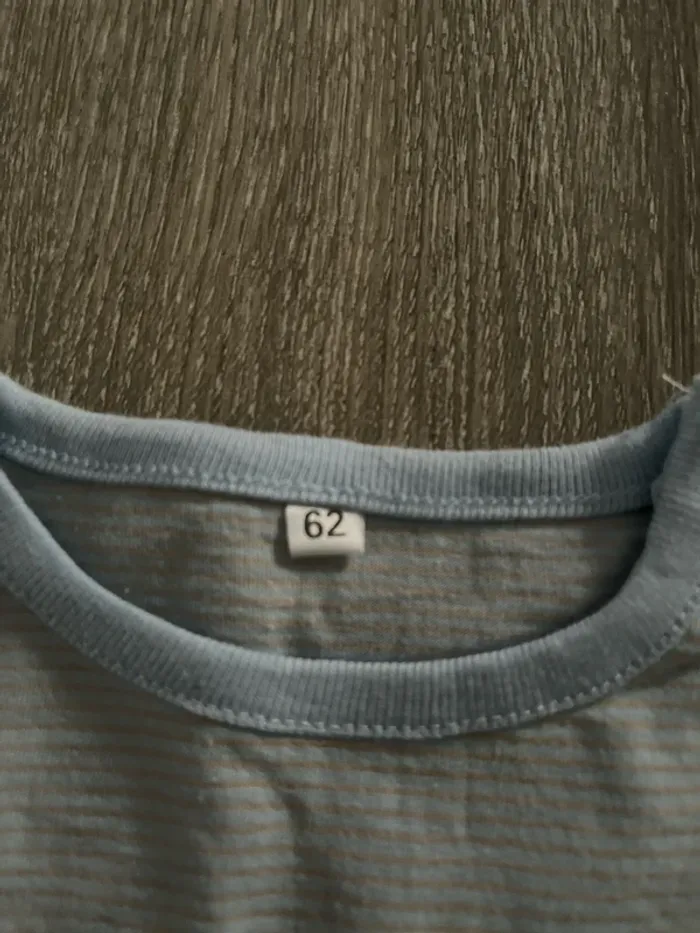 The shirt - photo numéro 2