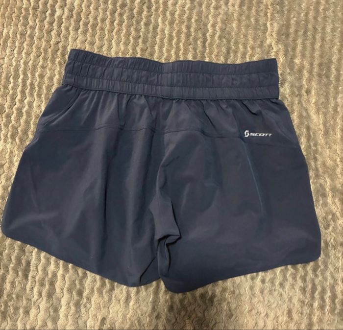 short scott - photo numéro 2