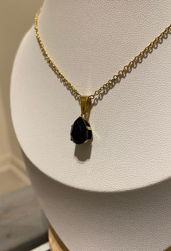 Collier fin doré 44.5cm avec pendentif zirconium noir acier inoxydable