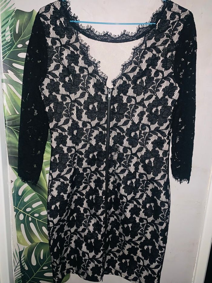 Robe dentelle - photo numéro 2