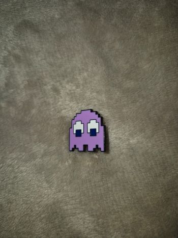 Broche pacman violet