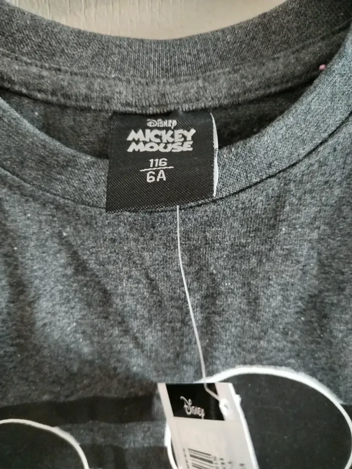 Tee shirt Mickey taille 6 ans neuf - photo numéro 4