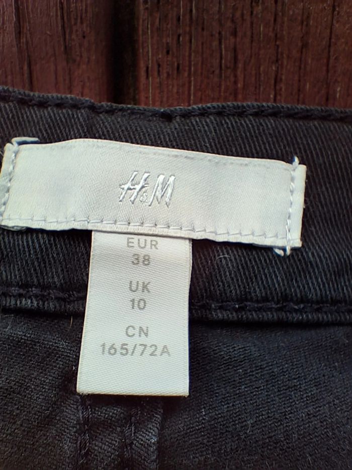 Short court H&M noir taille 38 - photo numéro 5