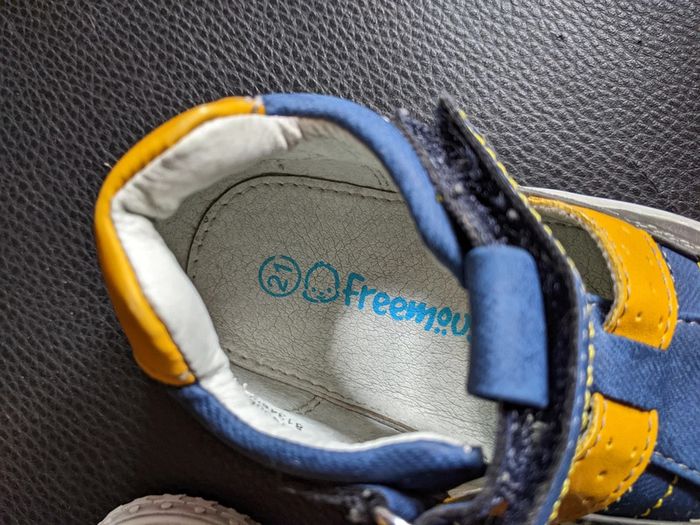 Chaussures ouvertes Taille 21 - photo numéro 5