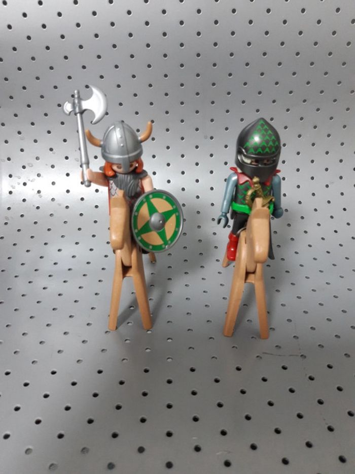 😺 lot 2 chevaliers playmobil avec 2 chevaux 😺