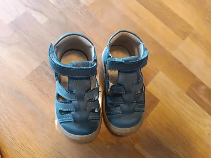 Chaussure à scratch Bellamy taille 22 avec boite - photo numéro 4