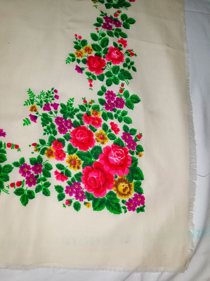 Grand carré,pure laine, vintage URSS - photo numéro 7