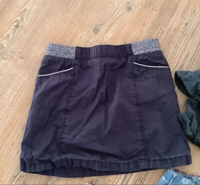 Lot 2 jupes et un short - photo numéro 2
