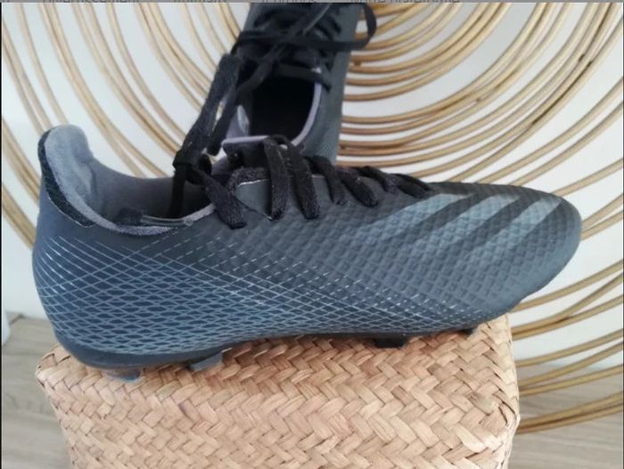 Paires de crampons Adidas Pointure 36 - photo numéro 2