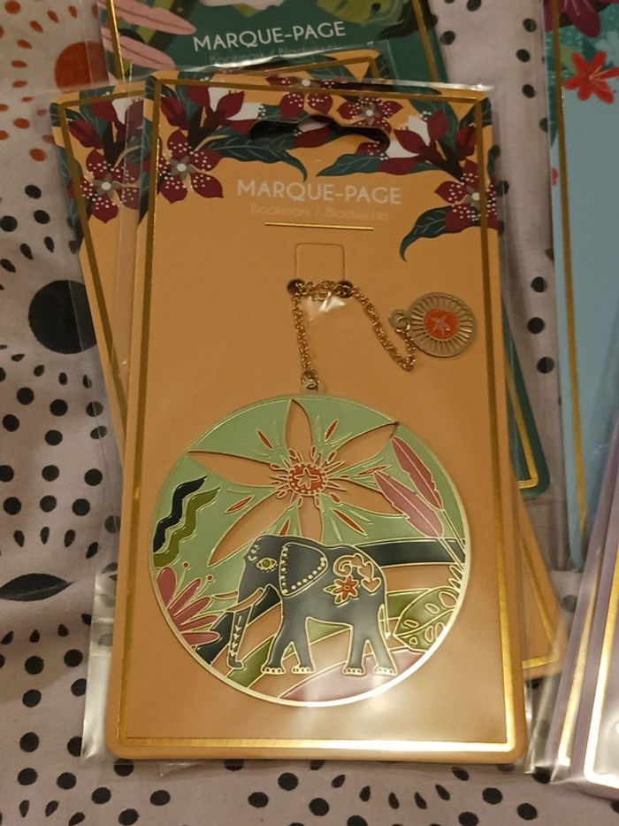 Pochette × miroir de poche × marque page - photo numéro 9