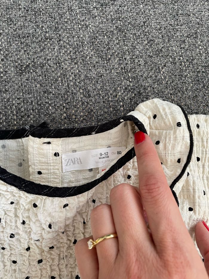 Blouse écru à petits pois noirs - photo numéro 2
