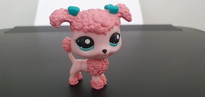 Littlest Pet Shop Année 2010  Chien Canipe Rose et noeud bleus