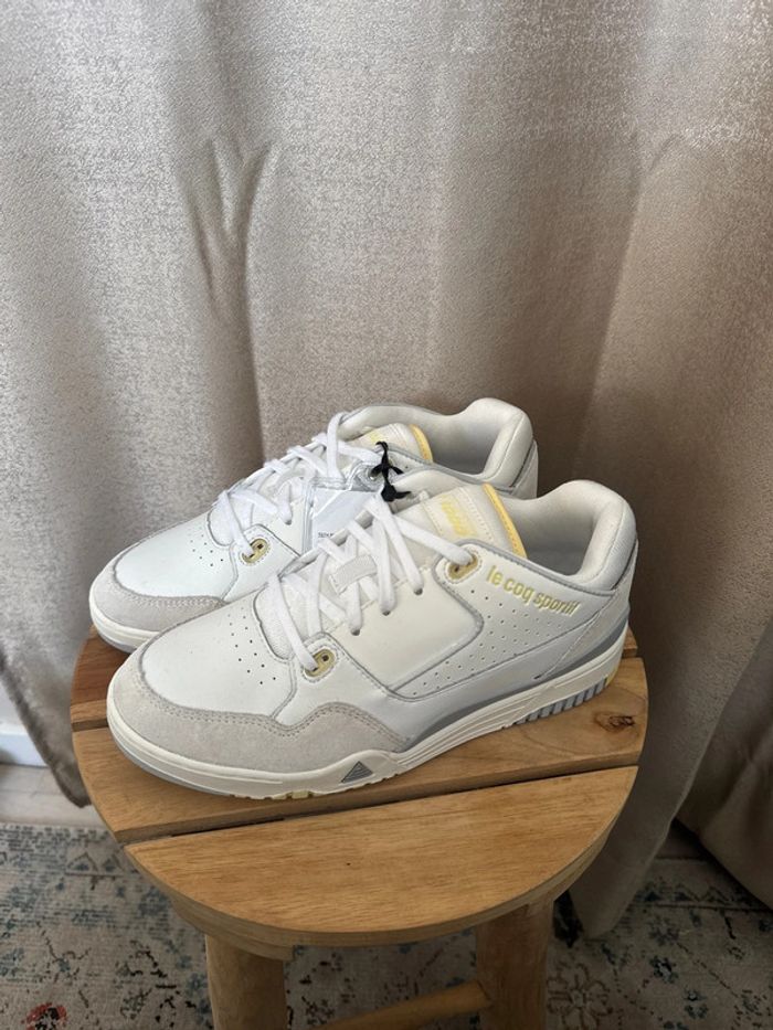 Baskets Le Coq Sportif blanches & jaune pastel – Taille 38 neuves - photo numéro 4