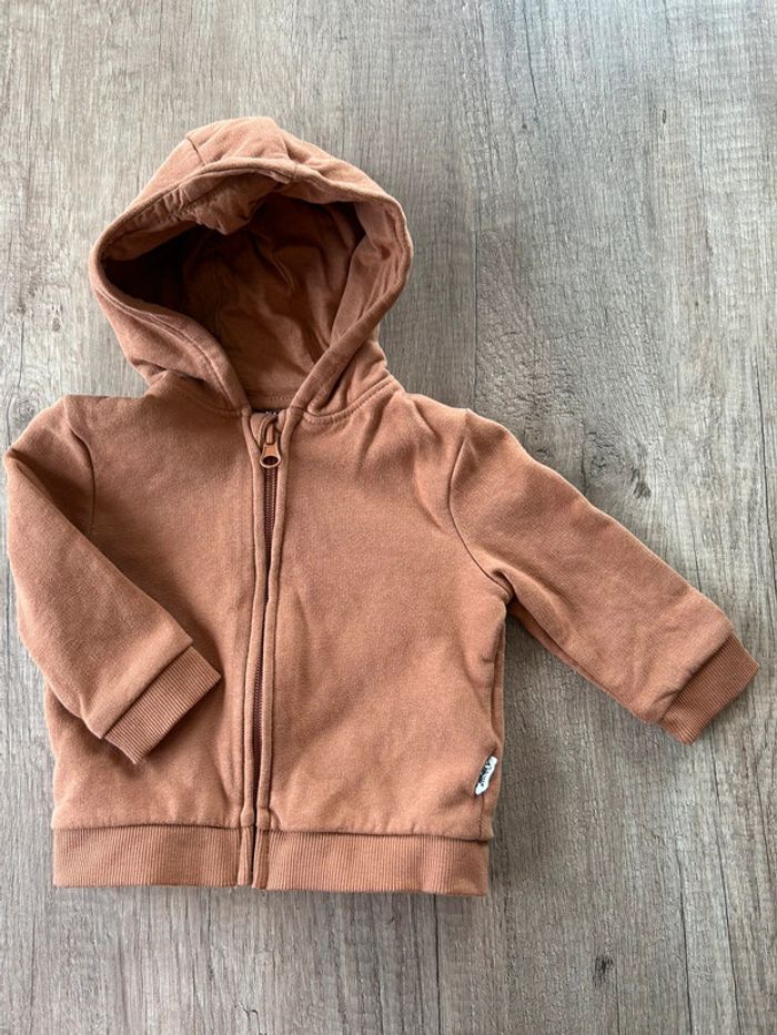 Gilet veste marron à capuche 9 mois