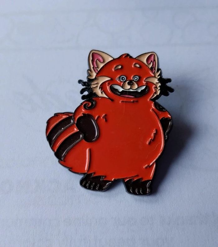 Pins Disney panda roux