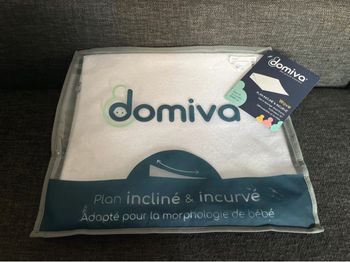 Coussin incliné pour bébé