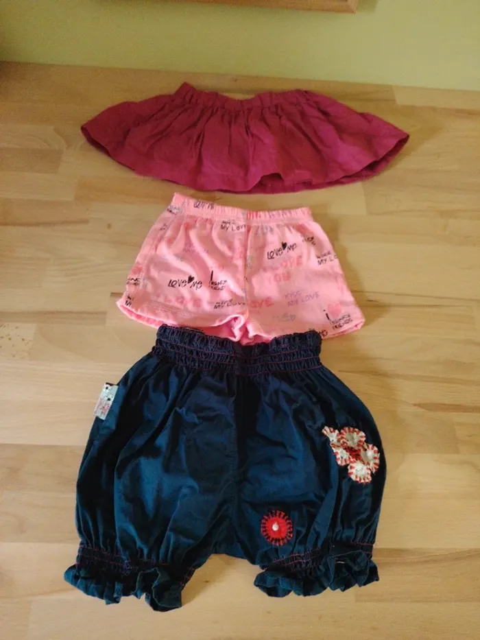 Lot de 2 shorts et 1 jupe