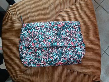 Trousse cosmétiques Avon