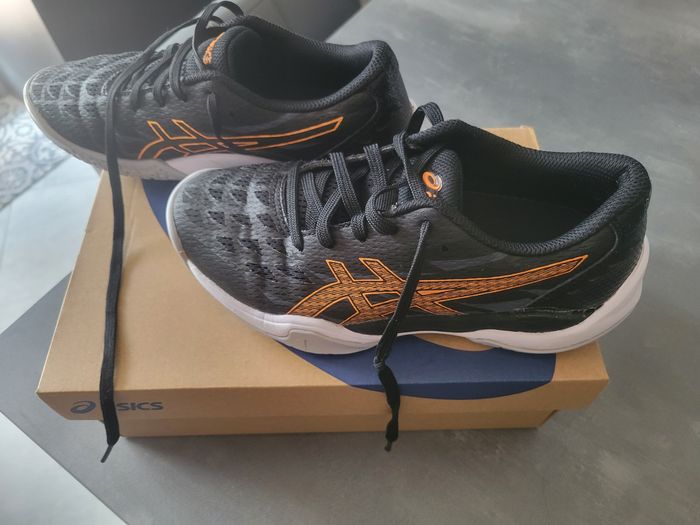 Basket Oasics T.35,5 - photo numéro 2