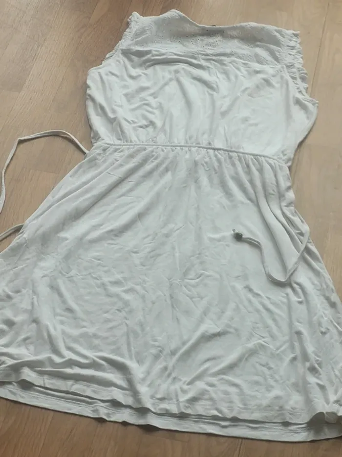 Robe col rond broderie sans manches 38_40 Esmara - photo numéro 6