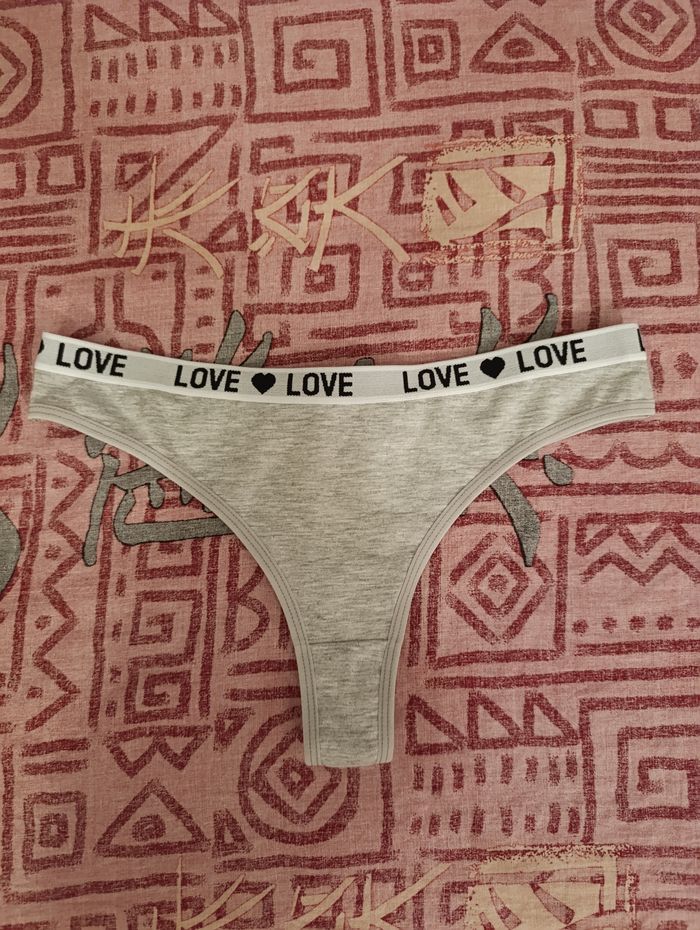 String gris Love