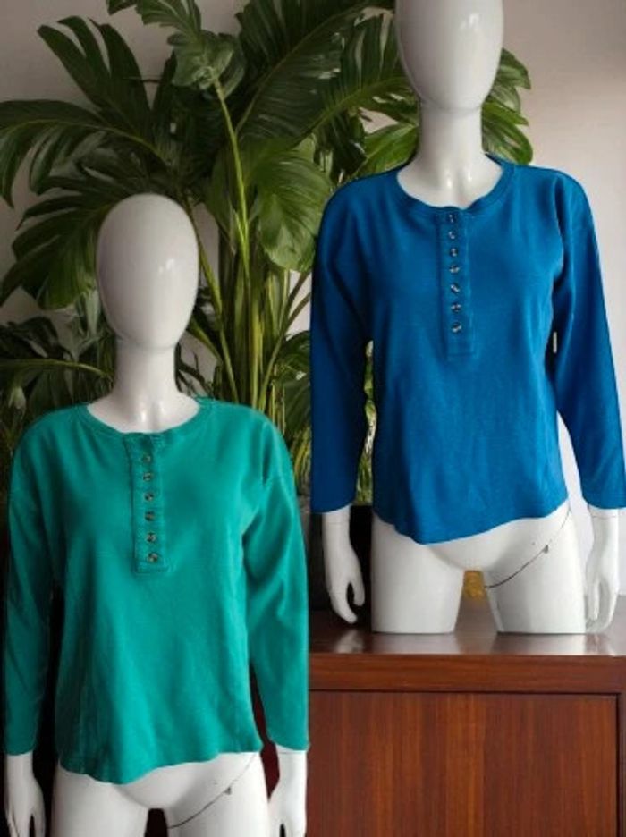 2 Pulls ou T shirts manches longues