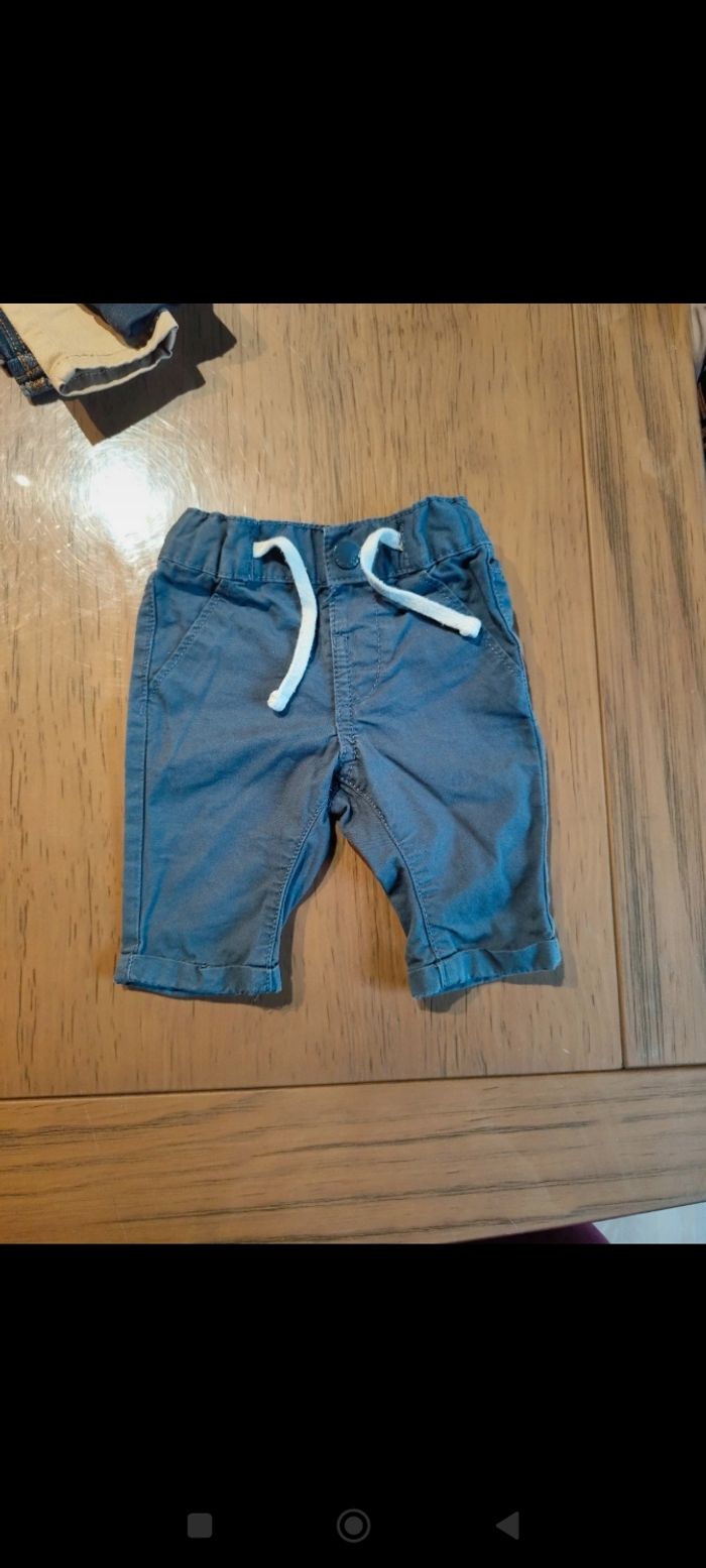 Lot pantalons et t-shirt manches longues 1 mois - photo numéro 3