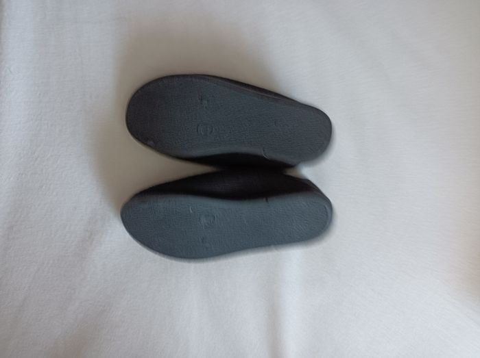 Chaussons neufs pointure 24 - photo numéro 3