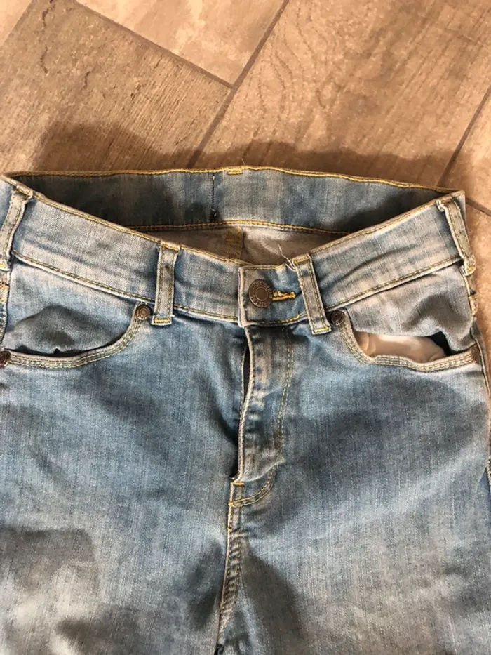 Skinny Jean stradivarius TBE Taille XS - photo numéro 2