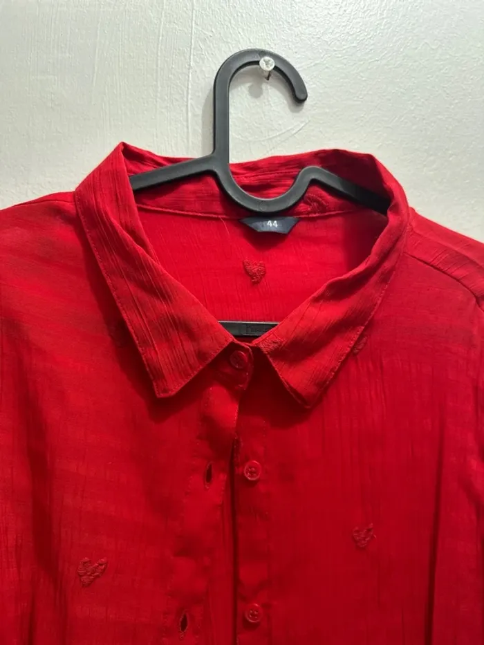 Chemise rouge à cœur - photo numéro 3